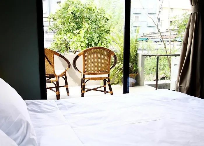 Hostel Here
